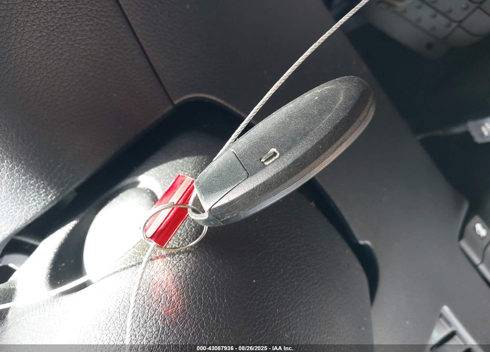 2017 NISSAN ROGUE VIN: 5N1AT2MV3HC881974