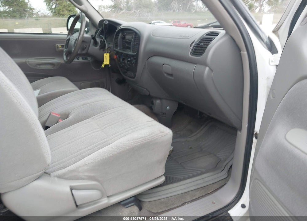 2000 TOYOTA TUNDRA SR5 V8 VIN: 5TBBT4415YS075160