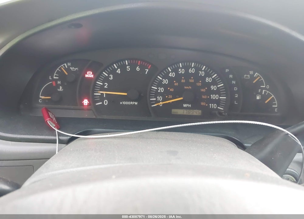 2000 TOYOTA TUNDRA SR5 V8 VIN: 5TBBT4415YS075160