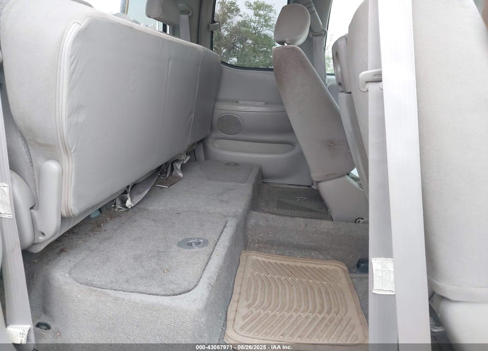 2000 TOYOTA TUNDRA SR5 V8 VIN: 5TBBT4415YS075160