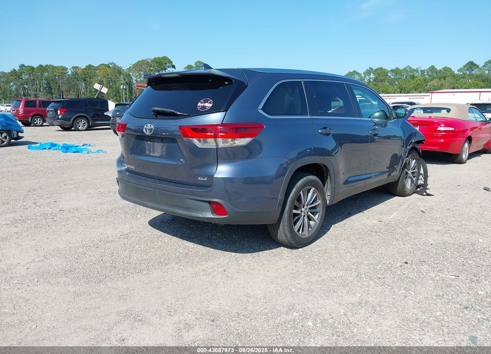 2019 TOYOTA HIGHLANDER VIN: 5TDKZRFH5KS314744