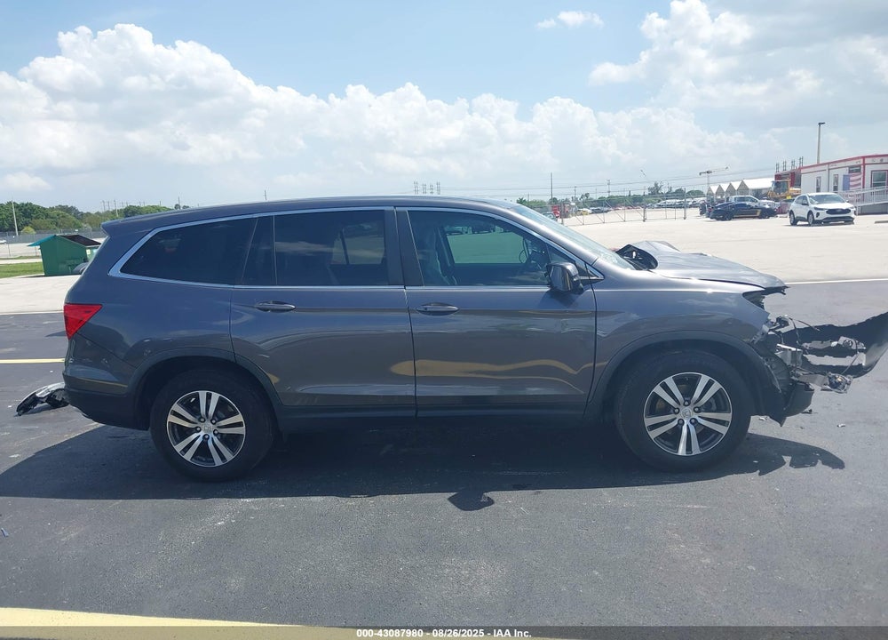2017 HONDA PILOT VIN: 5FNYF6H54HB073258