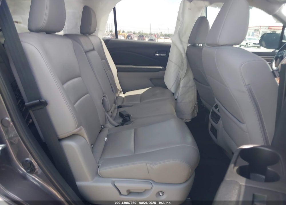 2017 HONDA PILOT VIN: 5FNYF6H54HB073258