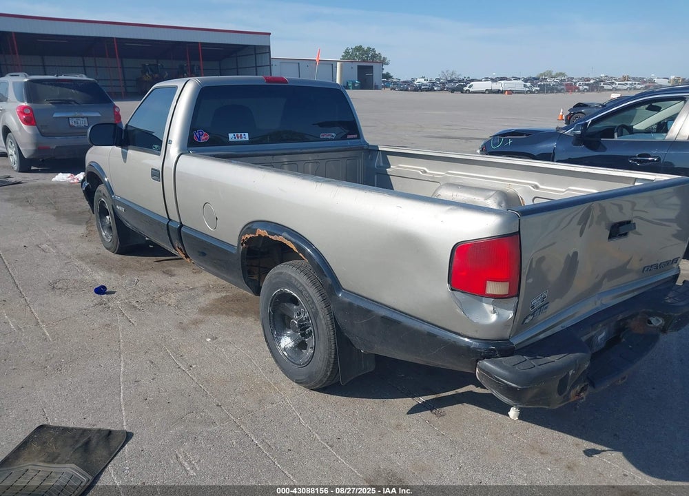 1998 CHEVROLET S-10 LS FLEETSIDE VIN: 1GCCS14X8W8237950