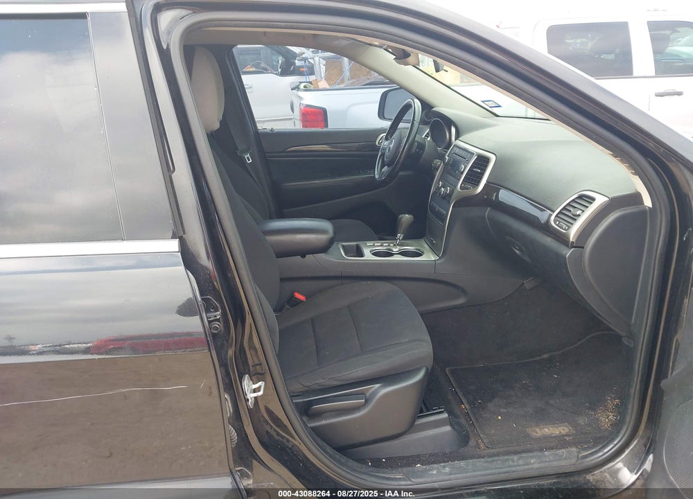 2011 JEEP GRAND CHEROKEE VIN: 1J4RR4GG8BC550811
