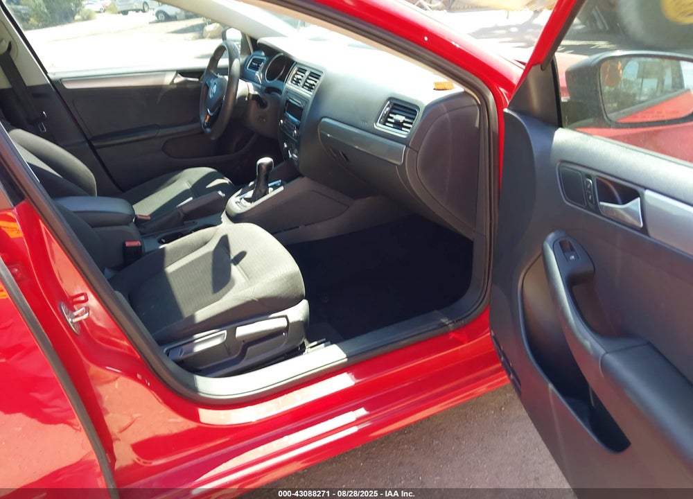 2015 VOLKSWAGEN JETTA 1.8T SE VIN: 3VWD17AJ5FM305723