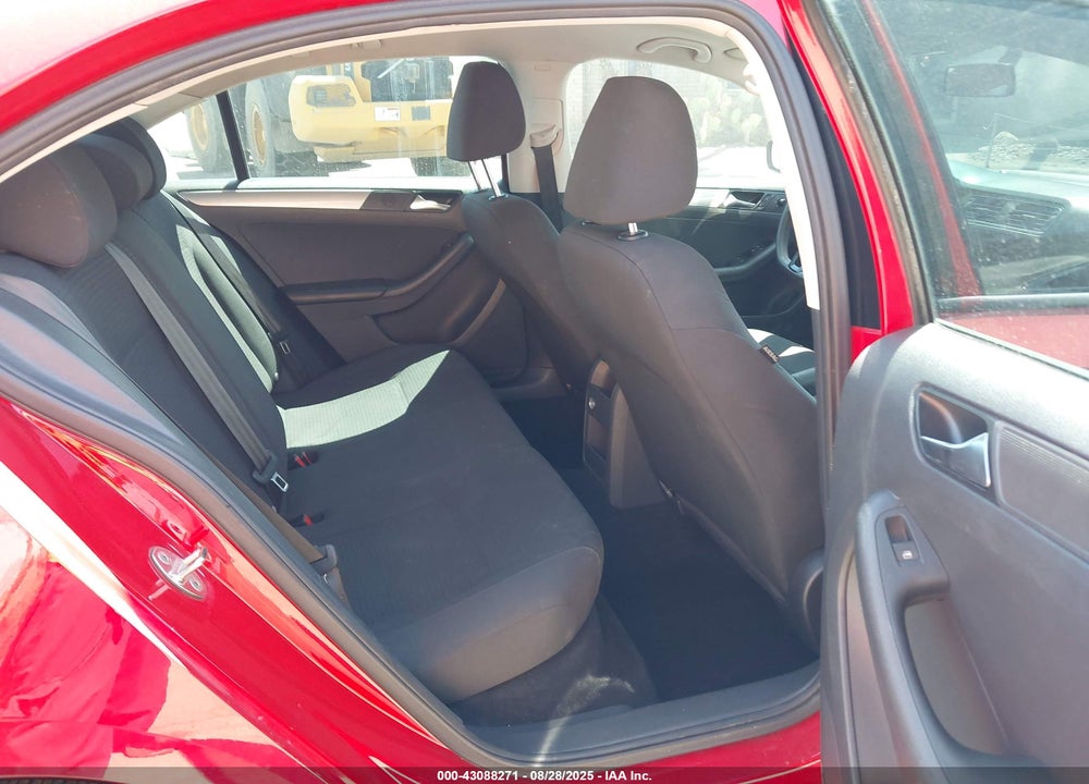2015 VOLKSWAGEN JETTA 1.8T SE VIN: 3VWD17AJ5FM305723