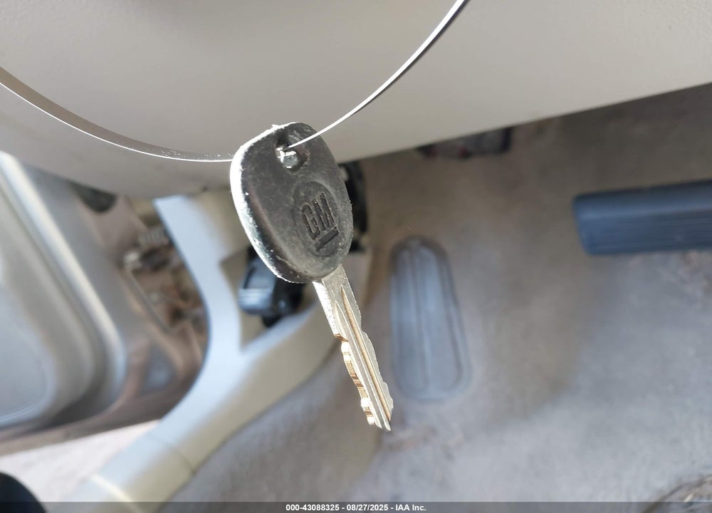2008 BUICK LACROSSE VIN: 2G4WD582581162719