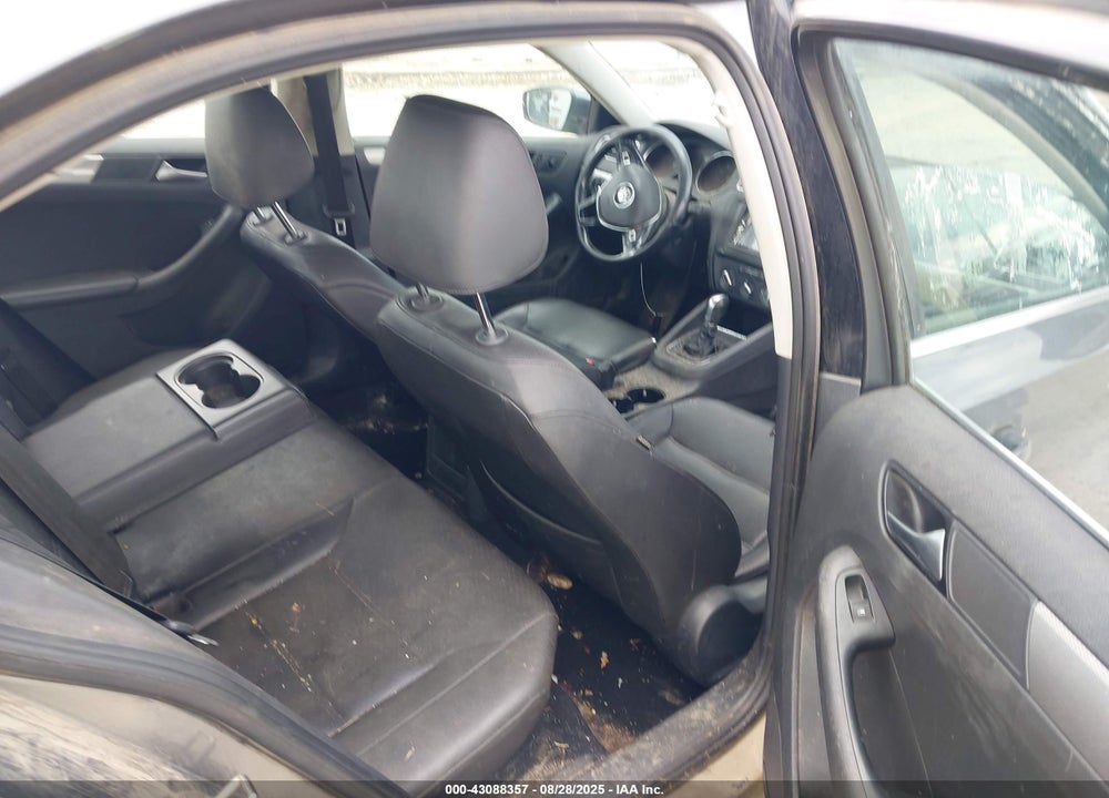 2017 VOLKSWAGEN JETTA 1.4T SE VIN: 3VWDB7AJ0HM330173