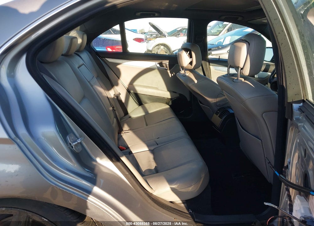 2008 MERCEDES-BENZ C 300 LUXURY/SPORT VIN: WDDGF54X88R034315