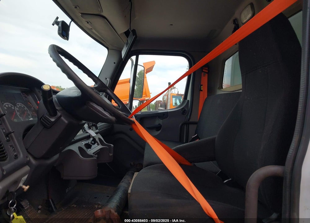2018 FREIGHTLINER M2 106 VIN: 1FVACXFC5JHJU2518