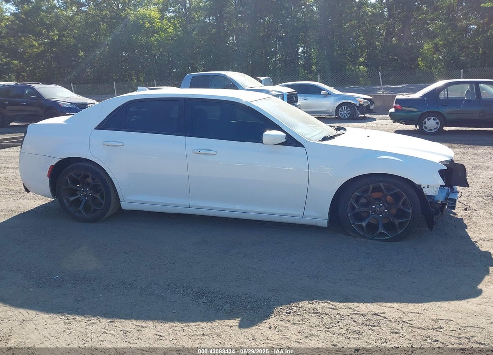 2019 CHRYSLER 300 300S VIN: 2C3CCABG8KH637970