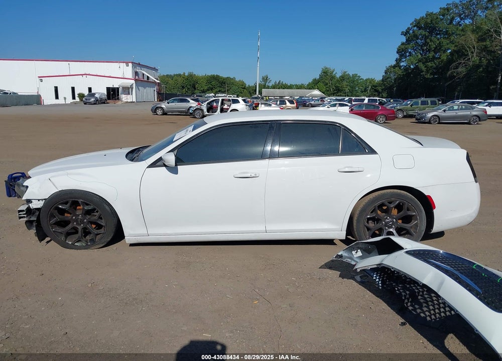 2019 CHRYSLER 300 300S VIN: 2C3CCABG8KH637970