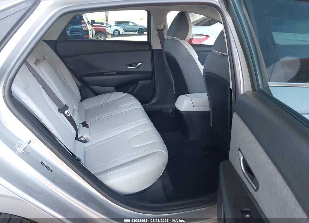 2021 HYUNDAI ELANTRA VIN: 5NPLP4AG2MH003728