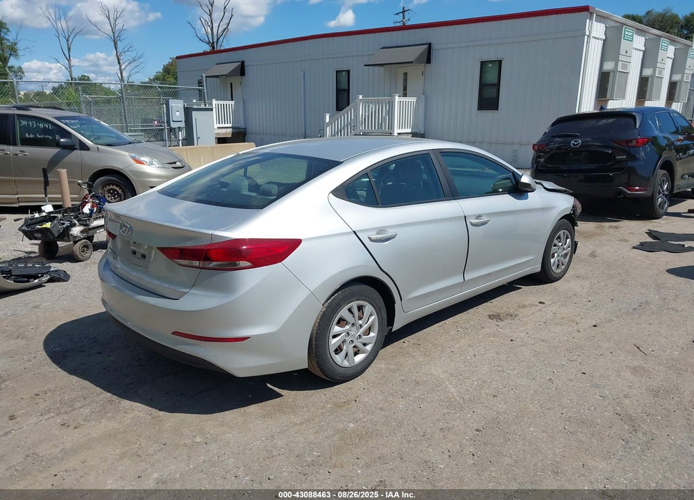 2018 HYUNDAI ELANTRA SE VIN: 5NPD74LF5JH236121