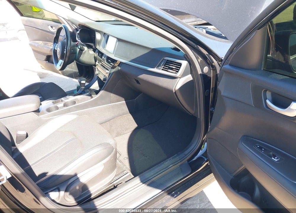 2020 KIA OPTIMA VIN: 5XXGT4L34LG411651