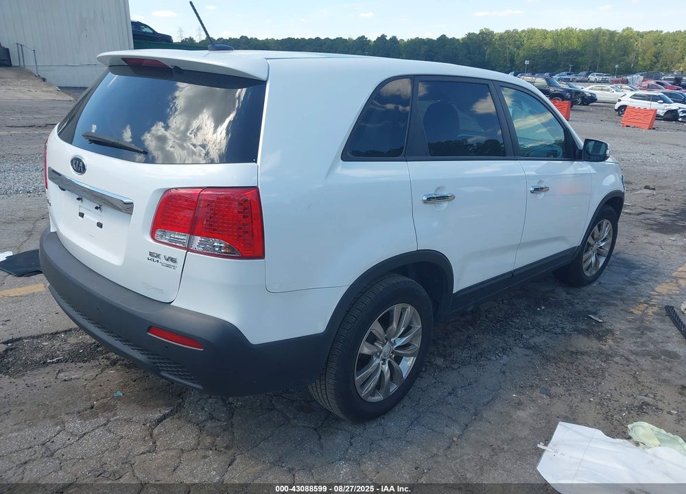 2011 KIA SORENTO VIN: 5XYKU4A20BG019357