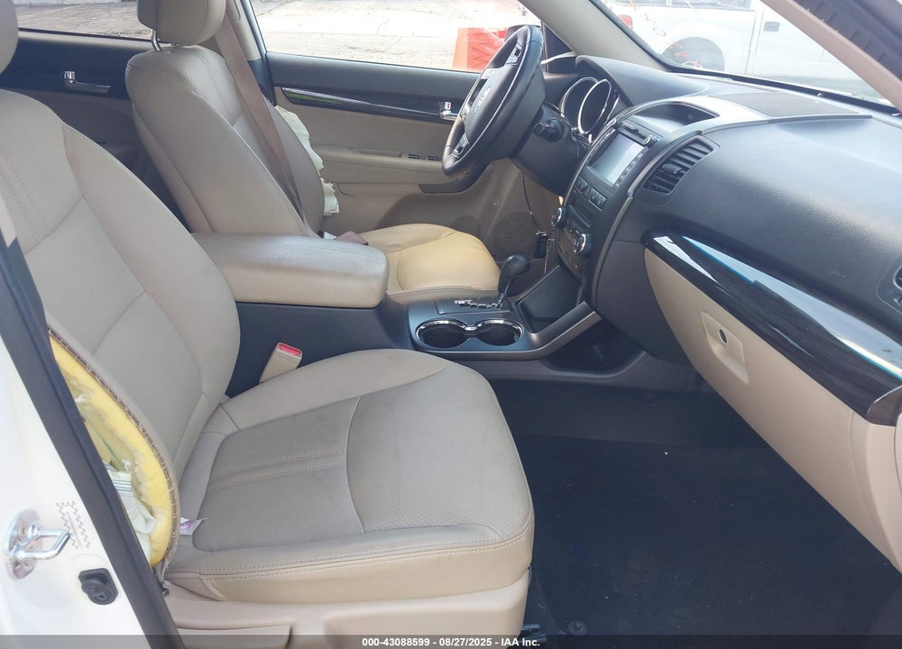 2011 KIA SORENTO VIN: 5XYKU4A20BG019357