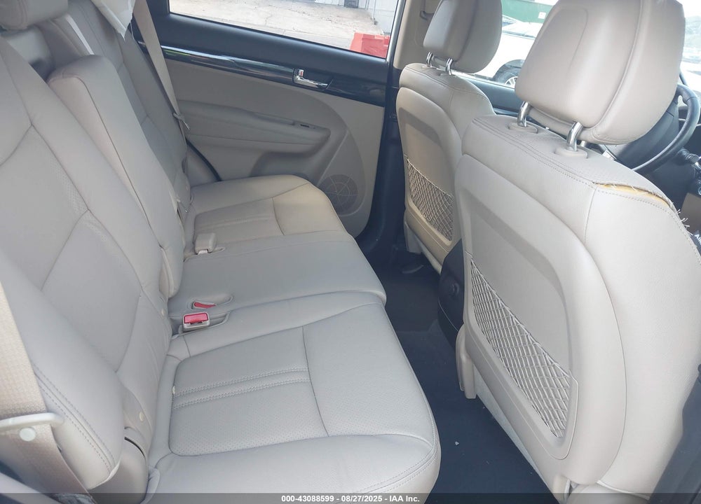 2011 KIA SORENTO VIN: 5XYKU4A20BG019357