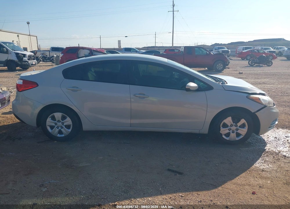 2015 KIA FORTE VIN: KNAFK4A61F5402133
