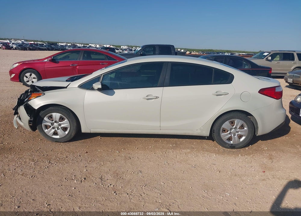 2015 KIA FORTE VIN: KNAFK4A61F5402133