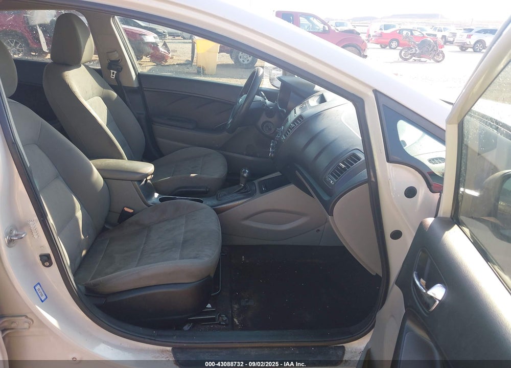 2015 KIA FORTE VIN: KNAFK4A61F5402133