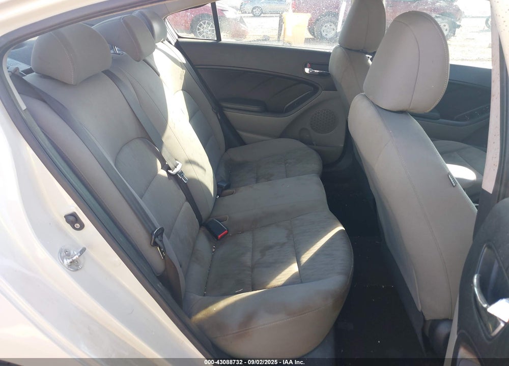 2015 KIA FORTE VIN: KNAFK4A61F5402133