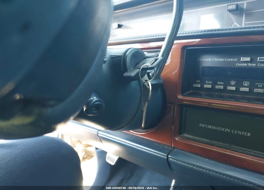 1991 CADILLAC FLEETWOOD 60 SPECIAL VIN: 1G6CG53B0M4271113