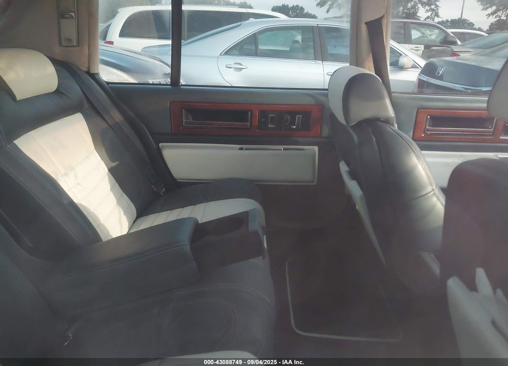 1991 CADILLAC FLEETWOOD 60 SPECIAL VIN: 1G6CG53B0M4271113