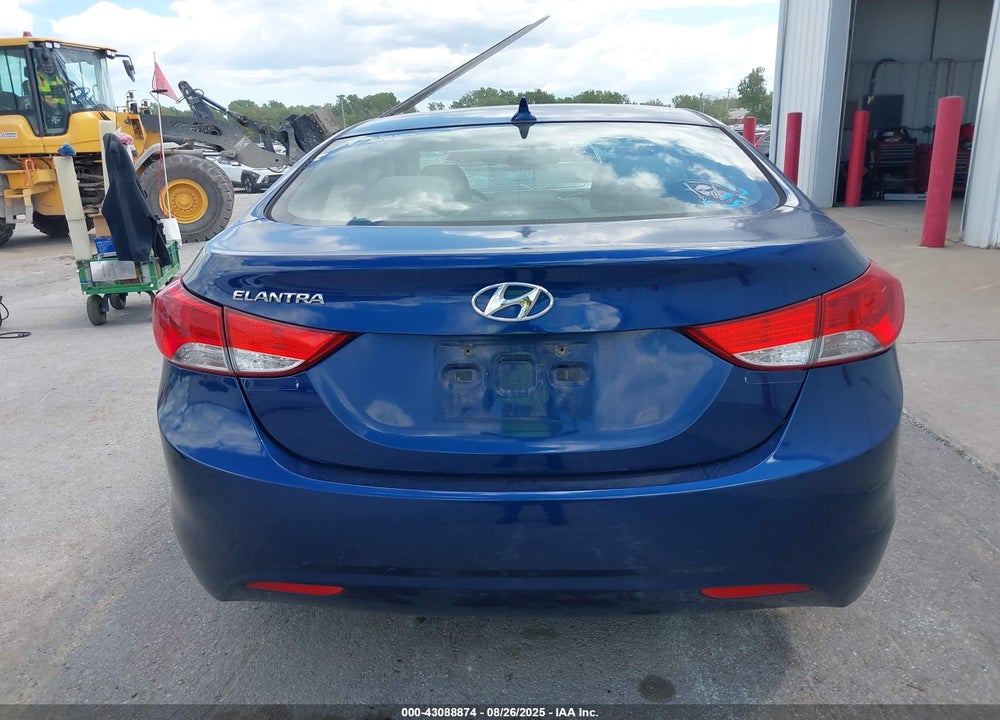 2013 HYUNDAI ELANTRA VIN: KMHDH4AE0DU686188