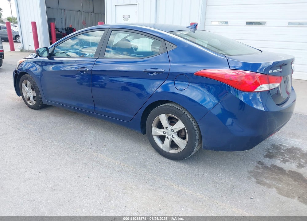 2013 HYUNDAI ELANTRA VIN: KMHDH4AE0DU686188
