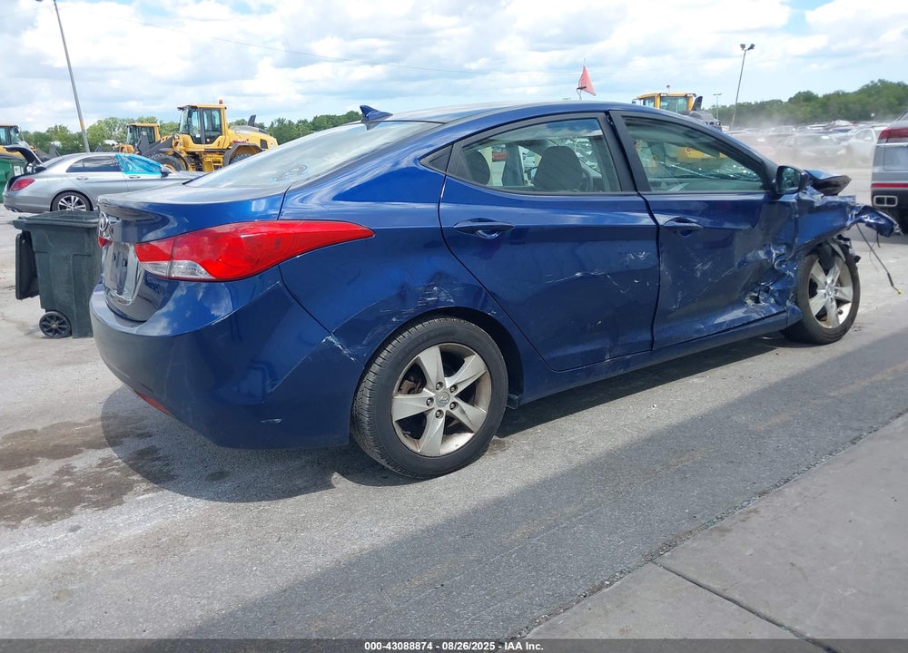 2013 HYUNDAI ELANTRA VIN: KMHDH4AE0DU686188