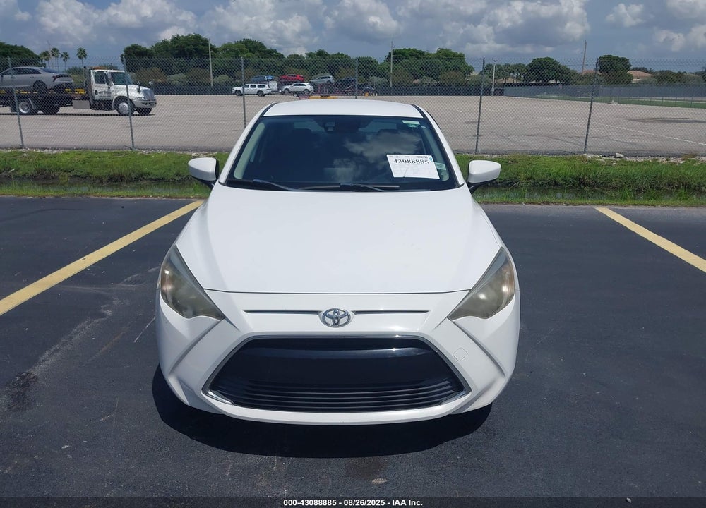 2018 TOYOTA YARIS VIN: 3MYDLBYV2JY300619