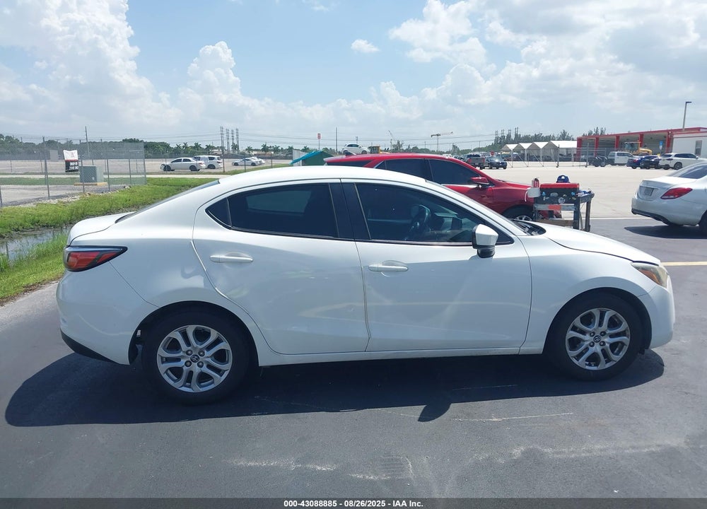 2018 TOYOTA YARIS VIN: 3MYDLBYV2JY300619