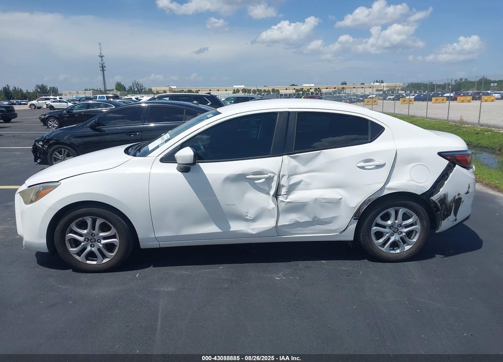 2018 TOYOTA YARIS VIN: 3MYDLBYV2JY300619