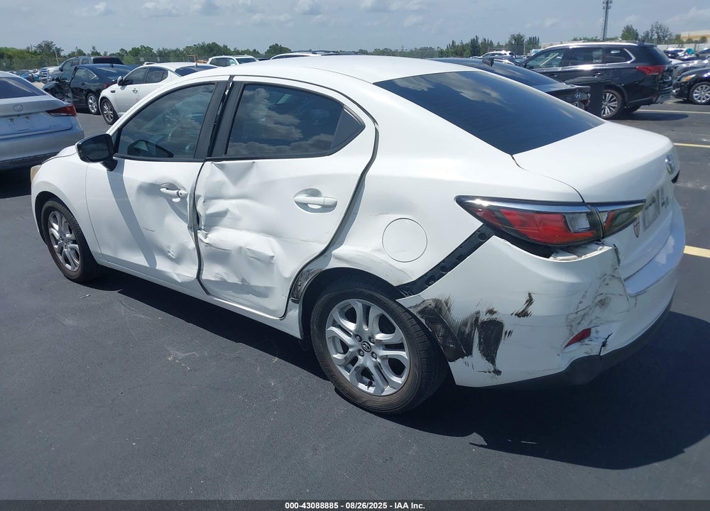 2018 TOYOTA YARIS VIN: 3MYDLBYV2JY300619