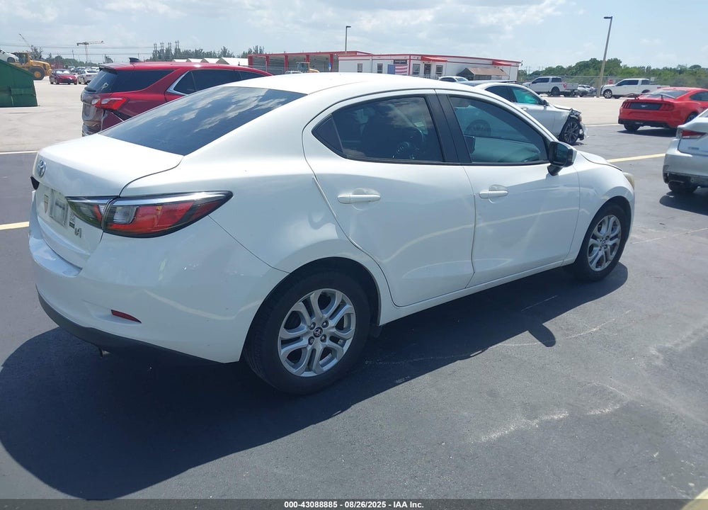 2018 TOYOTA YARIS VIN: 3MYDLBYV2JY300619