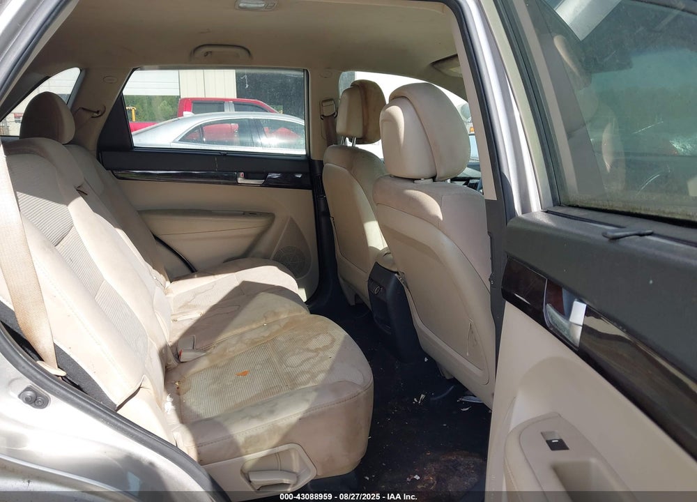 2014 KIA SORENTO LX VIN: 5XYKT4A63EG509494