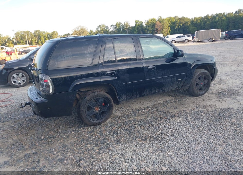 2005 CHEVROLET TRAILBLAZER LT VIN: 1GNDT13S752262287