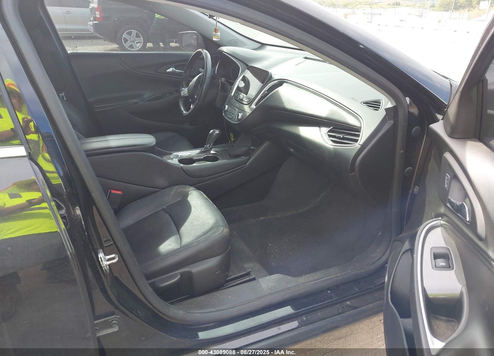 2019 CHEVROLET MALIBU VIN: 1G1ZD5ST0KF157228
