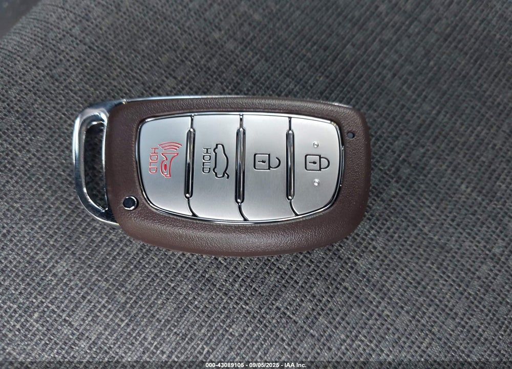 2018 HYUNDAI ELANTRA VIN: 5NPD84LF1JH257304