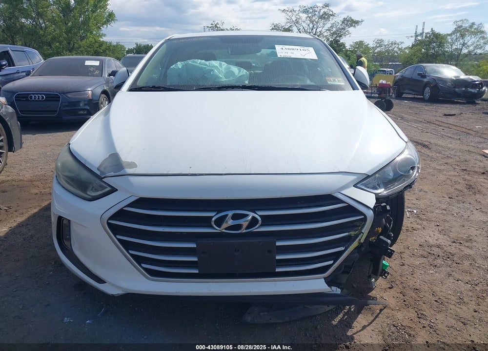 2018 HYUNDAI ELANTRA VIN: 5NPD84LF1JH257304