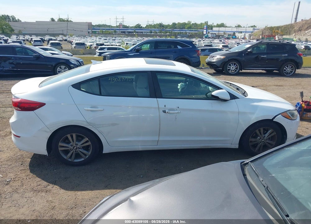 2018 HYUNDAI ELANTRA VIN: 5NPD84LF1JH257304
