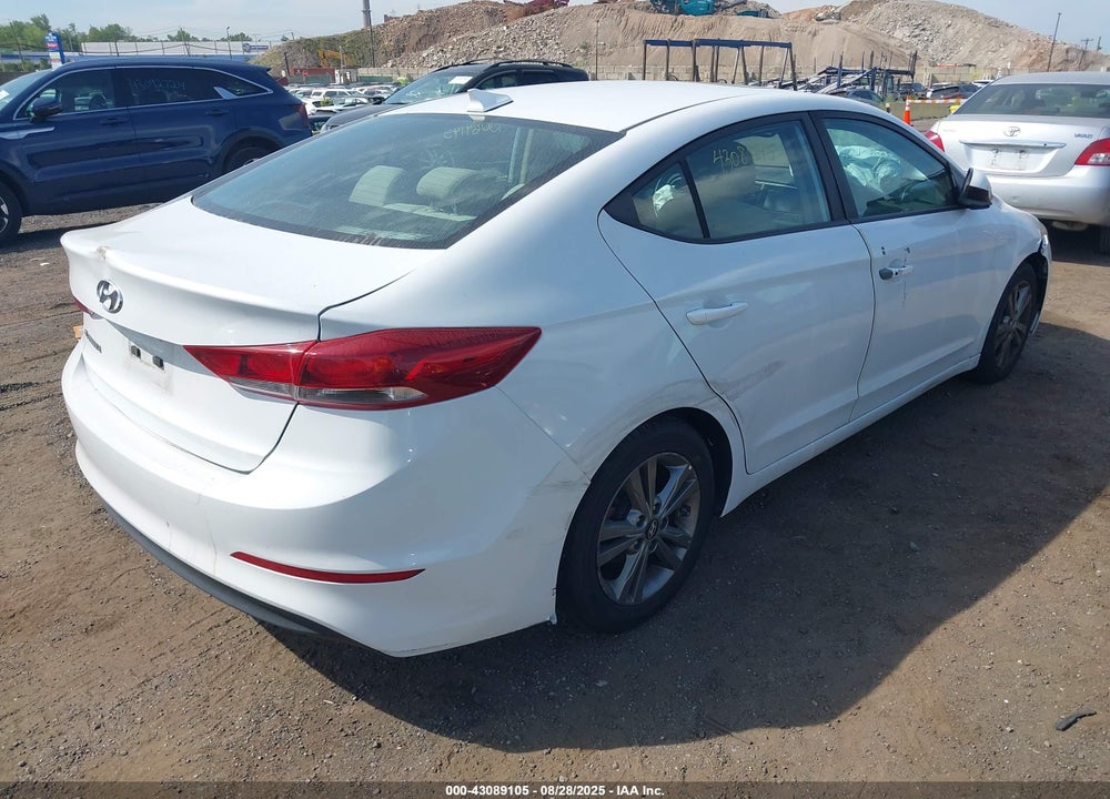 2018 HYUNDAI ELANTRA VIN: 5NPD84LF1JH257304