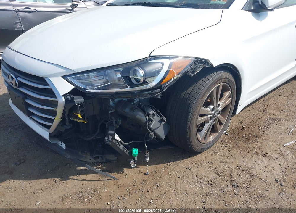 2018 HYUNDAI ELANTRA VIN: 5NPD84LF1JH257304