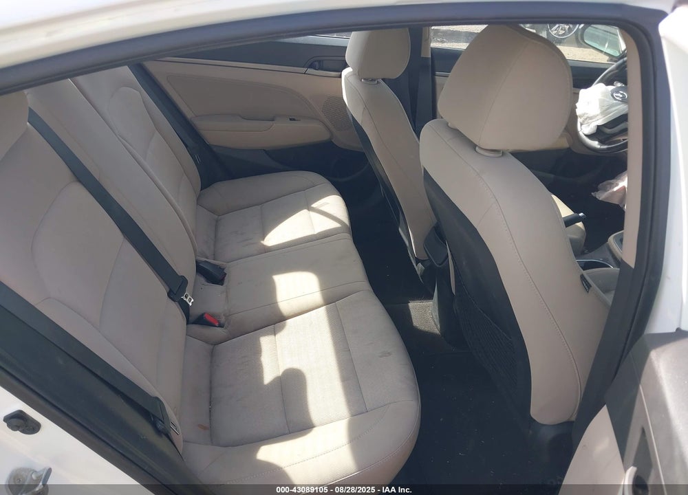 2018 HYUNDAI ELANTRA VIN: 5NPD84LF1JH257304