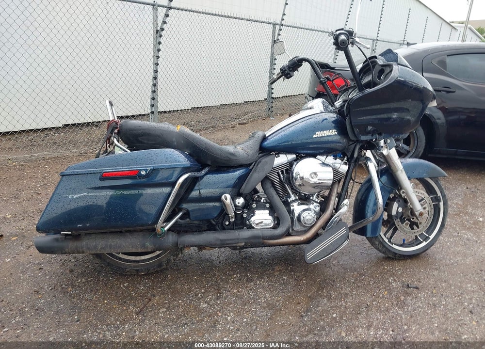 2016 HARLEY-DAVIDSON FLTRXS ROAD GLIDE SPECIAL VIN: 1HD1KTM16GB617371