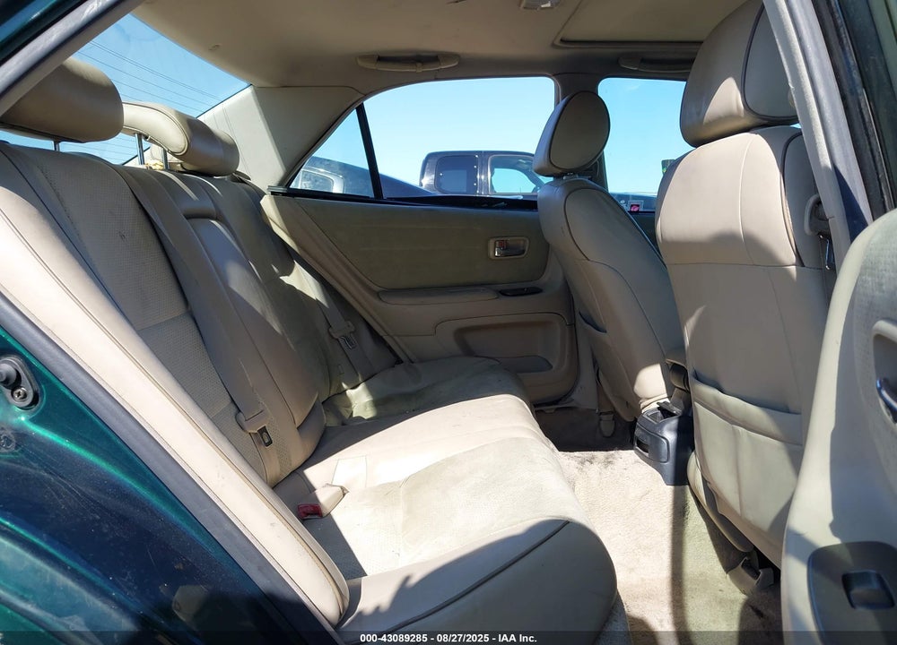 2002 LEXUS IS 300 VIN: JTHBD192920056785