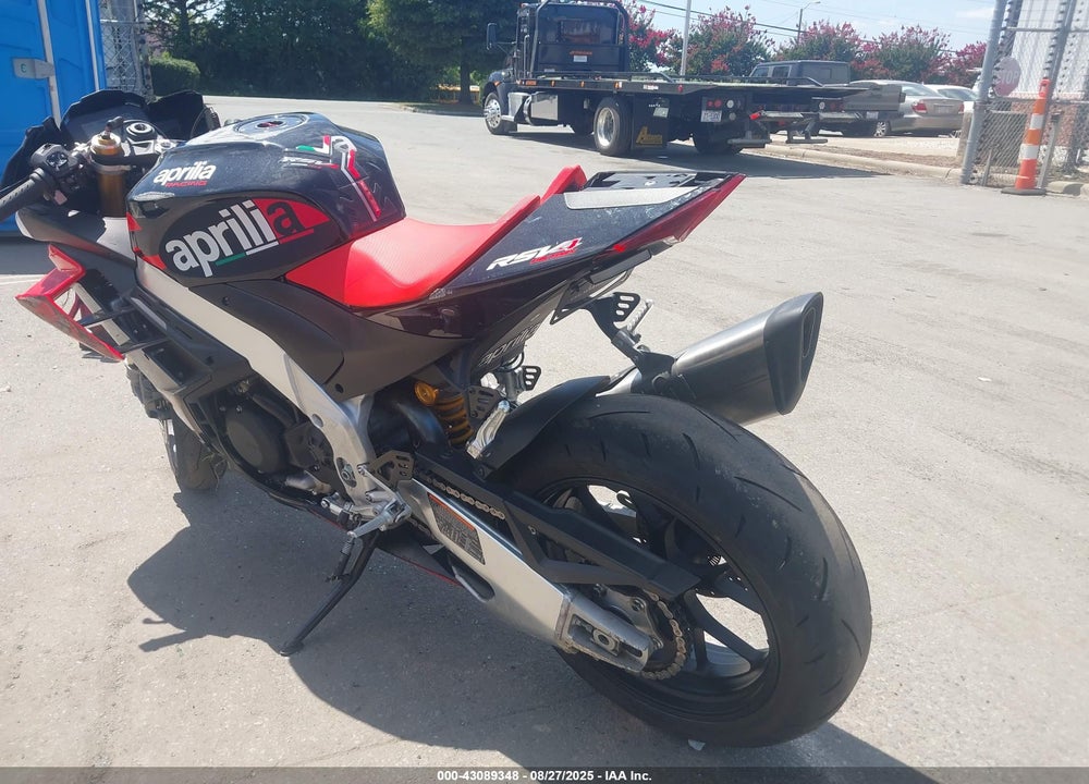 2022 APRILIA RSV4 1100 FACTORY VIN: ZD4KYUB06NS000493