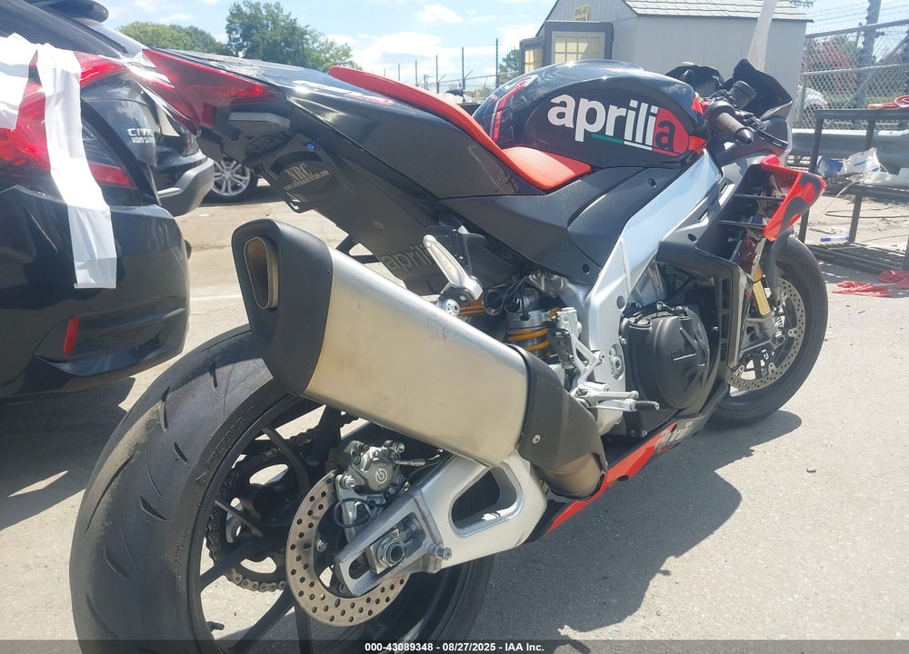 2022 APRILIA RSV4 1100 FACTORY VIN: ZD4KYUB06NS000493